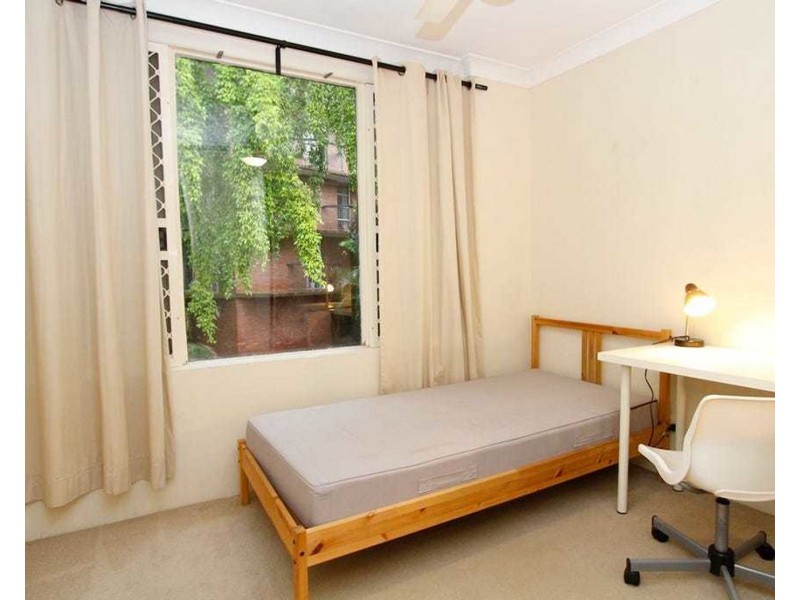 8/75 SIR FRED SCHONELL DR, St Lucia QLD 4067