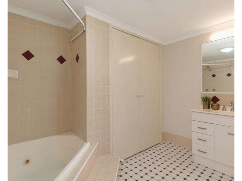 3/470 MILTON RD, Auchenflower QLD 4066