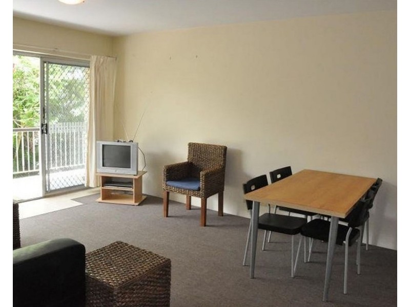 2/8 JEPHSON ST, Toowong QLD 4066