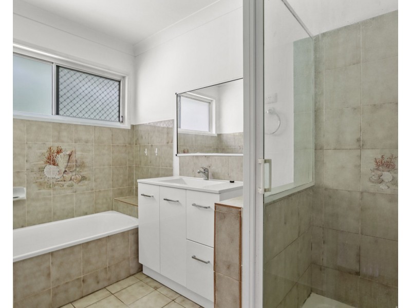 15 Sherwood Crescent, Bellbird Park QLD 4300