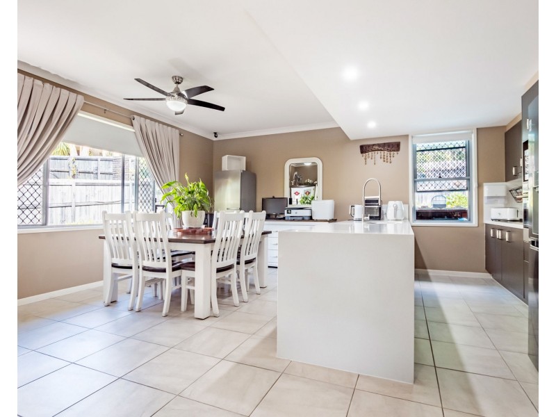 3 Carnarvon Parade, New Auckland QLD 4680