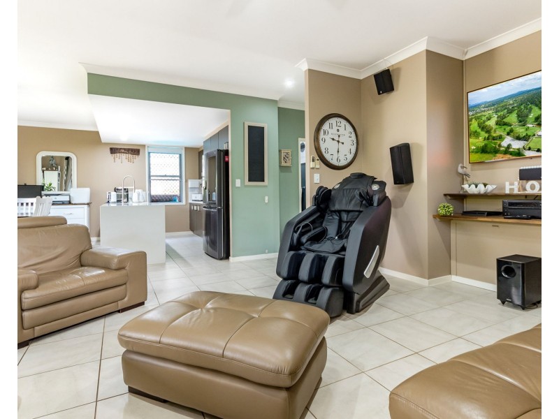 3 Carnarvon Parade, New Auckland QLD 4680