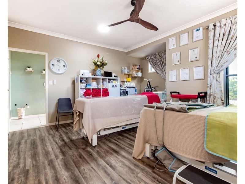 3 Carnarvon Parade, New Auckland QLD 4680