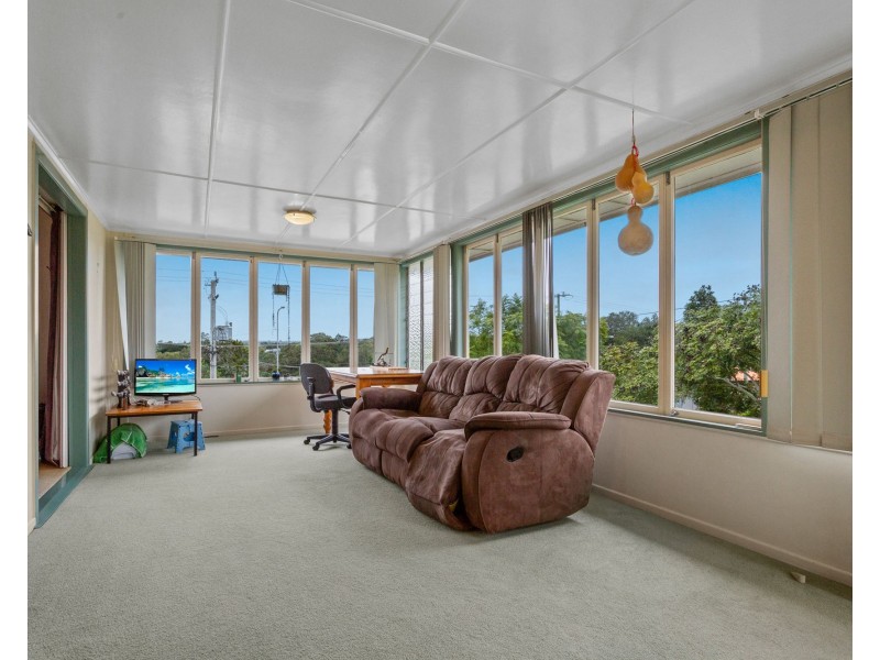 10 Ferguson Street, North Ipswich QLD 4305