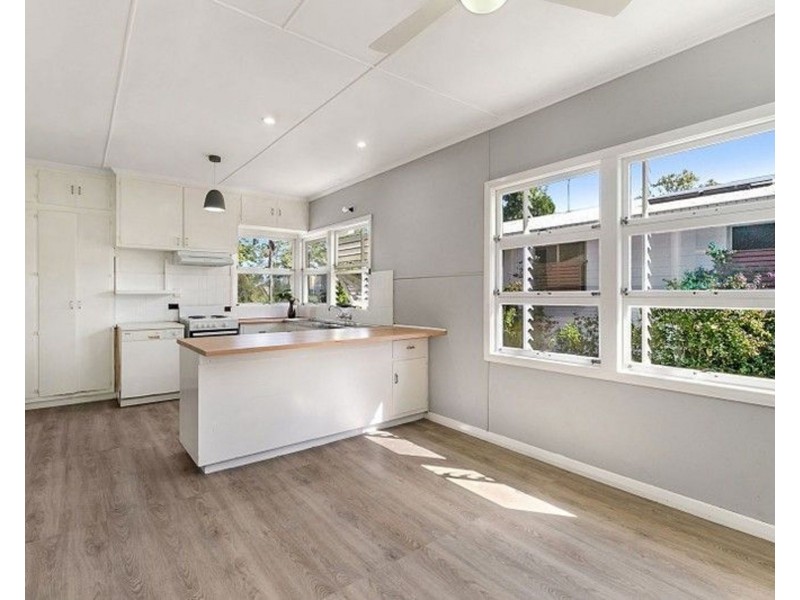 42 KENMORE ROAD, Kenmore QLD 4069