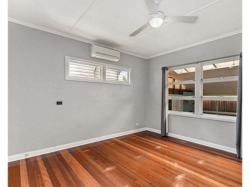 42 KENMORE ROAD, Kenmore QLD 4069