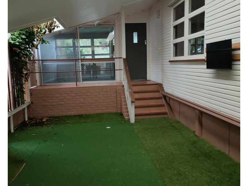 42 KENMORE ROAD, Kenmore QLD 4069