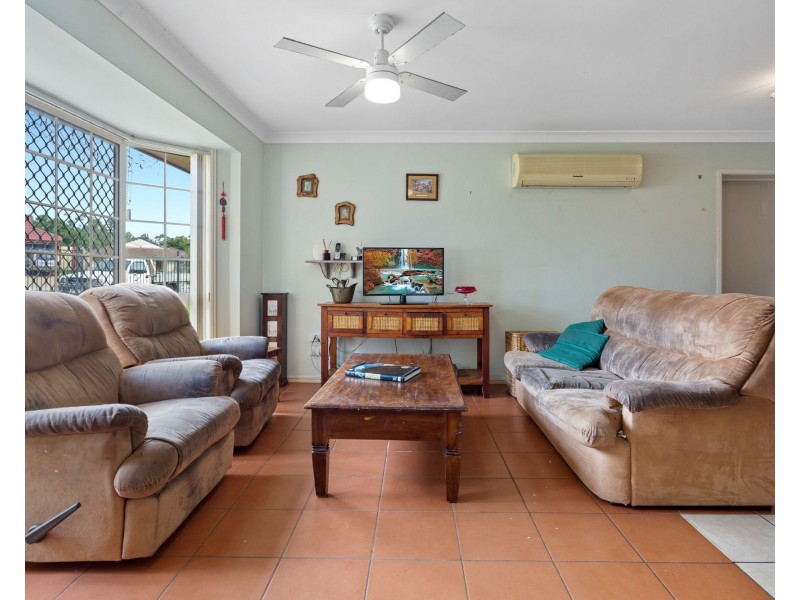 9 Majestic Court, Regents Park QLD 4118