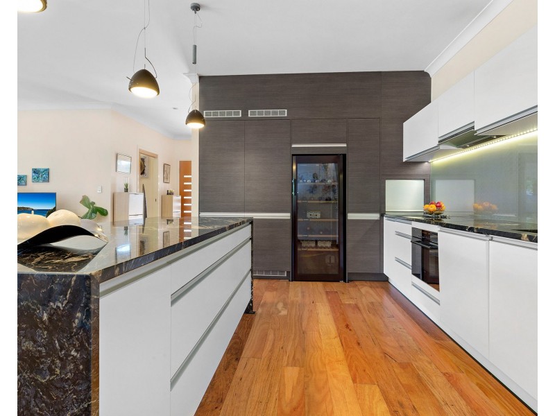 26 Greenford Street, Chapel Hill QLD 4069