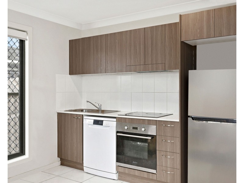 6 Byron Close, Redbank Plains QLD 4301