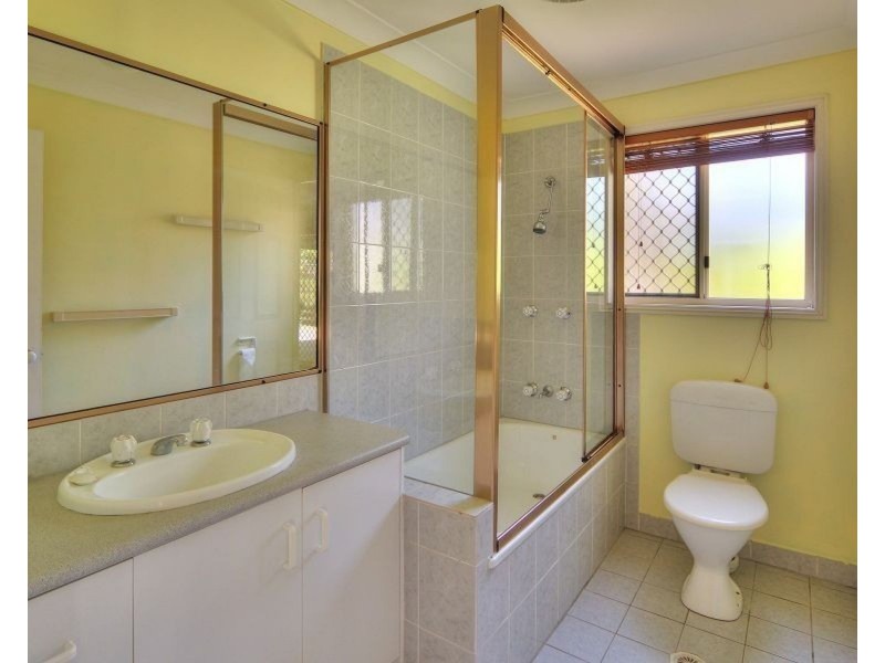 82 Jindabyne Circuit, Forest Lake QLD 4078