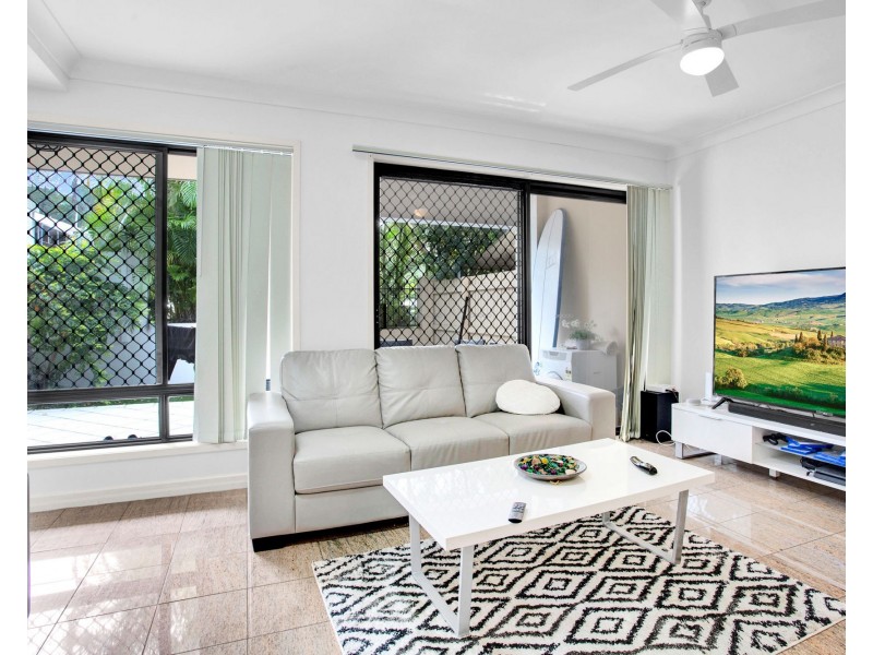 2/8 Sundridge Street, Taringa QLD 4068