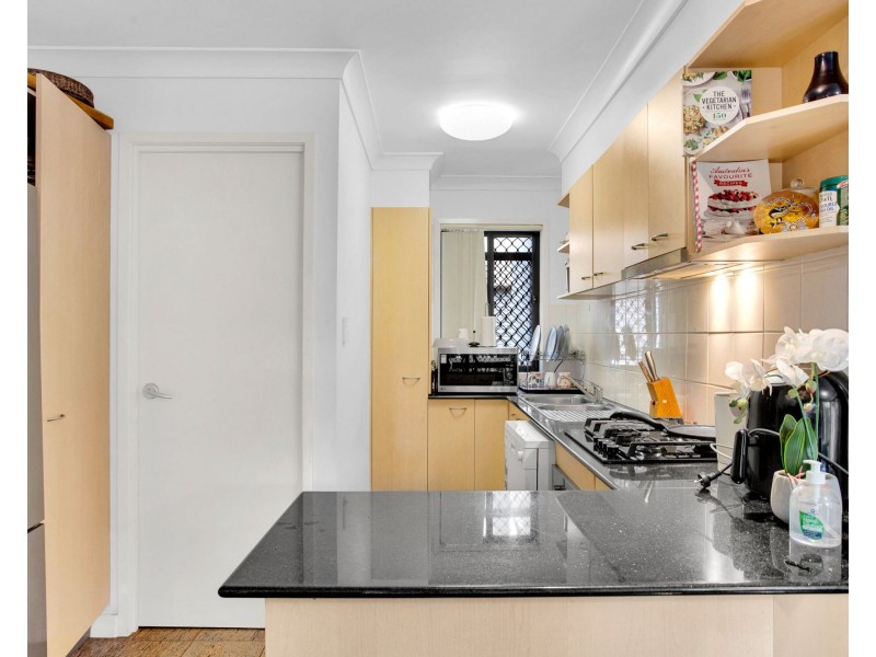 2/8 Sundridge Street, Taringa QLD 4068