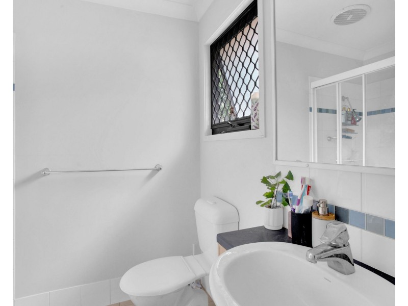 2/8 Sundridge Street, Taringa QLD 4068