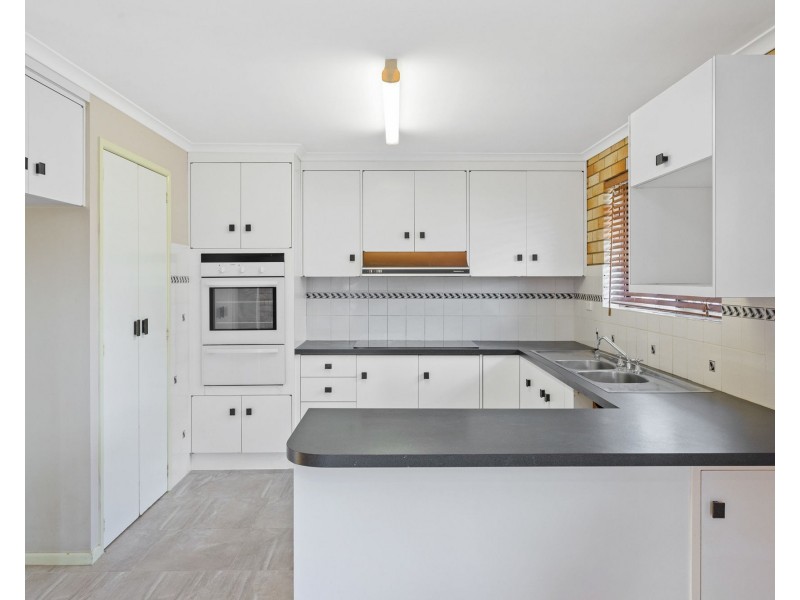 12 Enford Street, Hillcrest QLD 4118