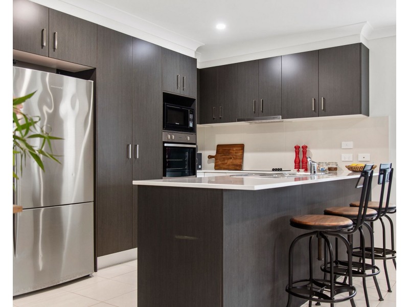 16 Hyssop Place, Springfield Lakes QLD 4300