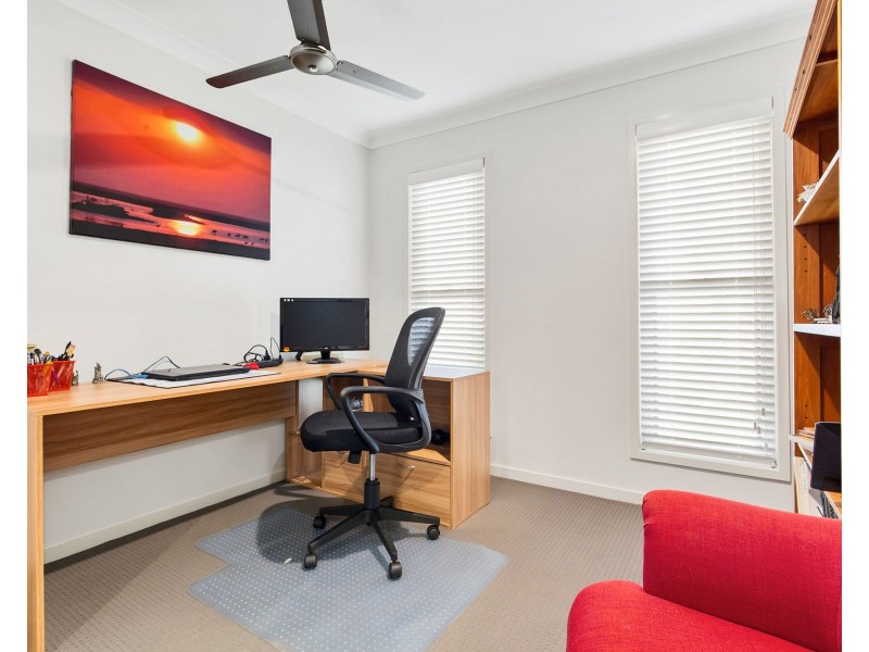 16 Hyssop Place, Springfield Lakes QLD 4300