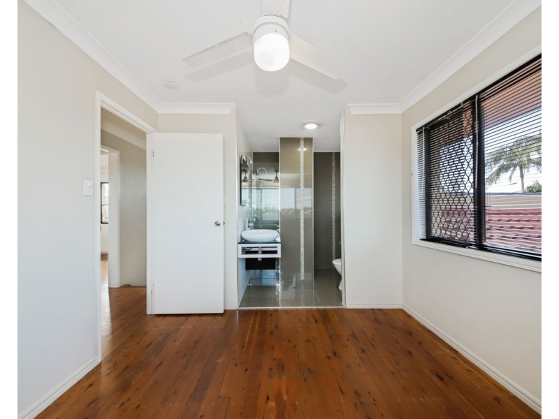 3 Monterey Court, Broadbeach Waters QLD 4218