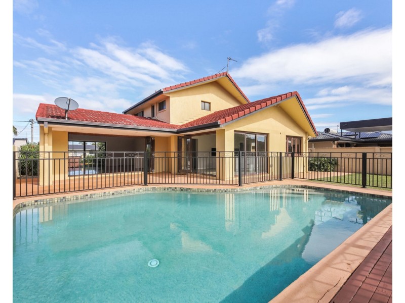 3 Monterey Court, Broadbeach Waters QLD 4218