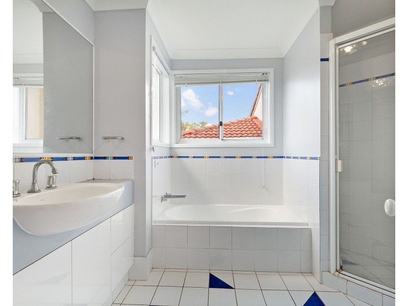 29 Mukurta Street, Chapel Hill QLD 4069