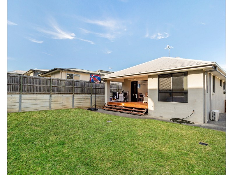 10 Madeira Street, Springfield Lakes QLD 4300
