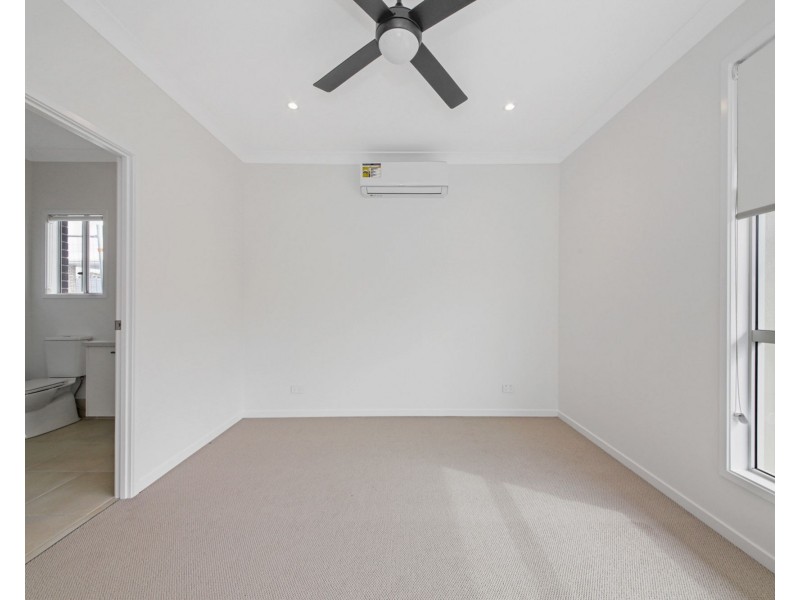 11 Bamboo Road, Greenbank QLD 4124