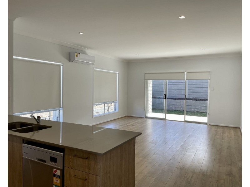 5 Citrus Street, Greenbank QLD 4124