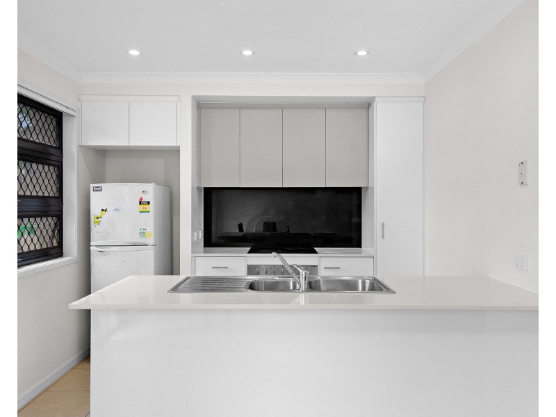 2/66 Grande Avenue, Springfield Lakes QLD 4300