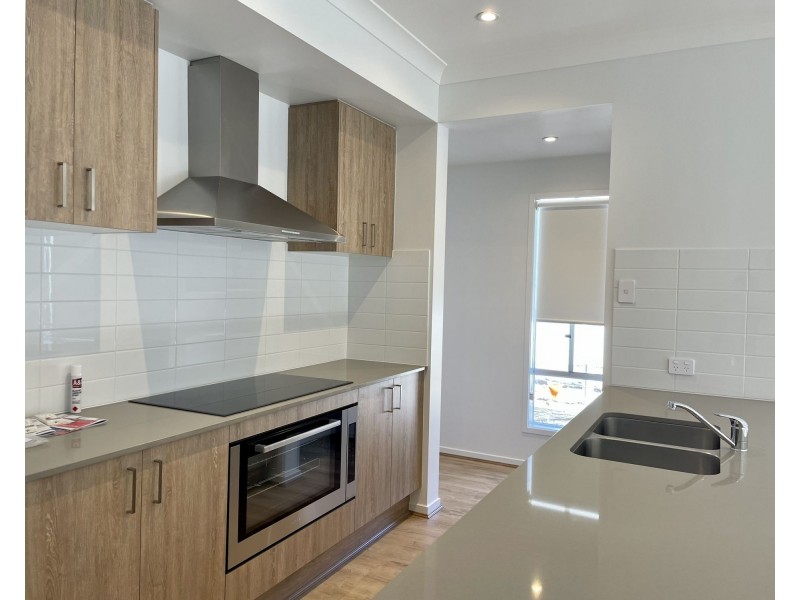 11 Citrus Street, Greenbank QLD 4124