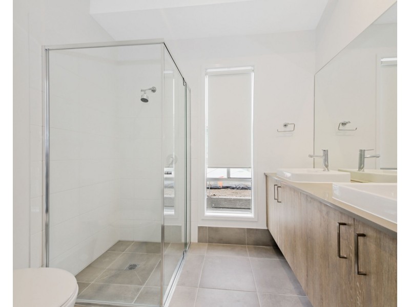 11 Citrus Street, Greenbank QLD 4124