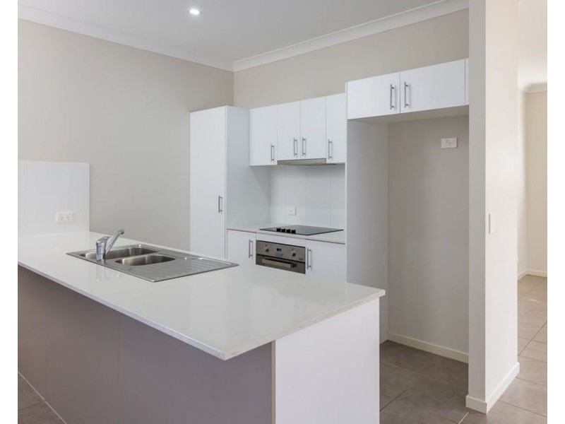 25 Hyssop Place, Springfield Lakes QLD 4300