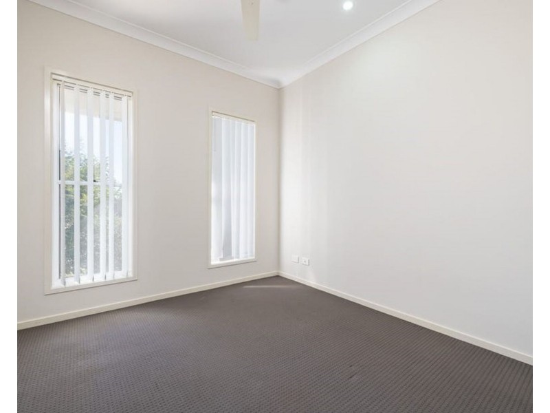 25 Hyssop Place, Springfield Lakes QLD 4300