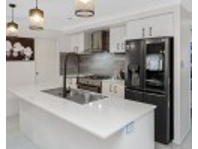 99 Brittains Rd, Augustine Heights QLD 4300