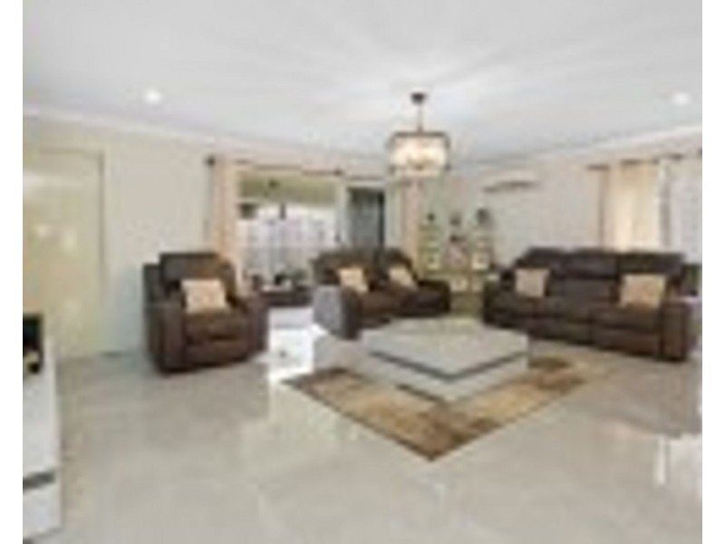 99 Brittains Rd, Augustine Heights QLD 4300