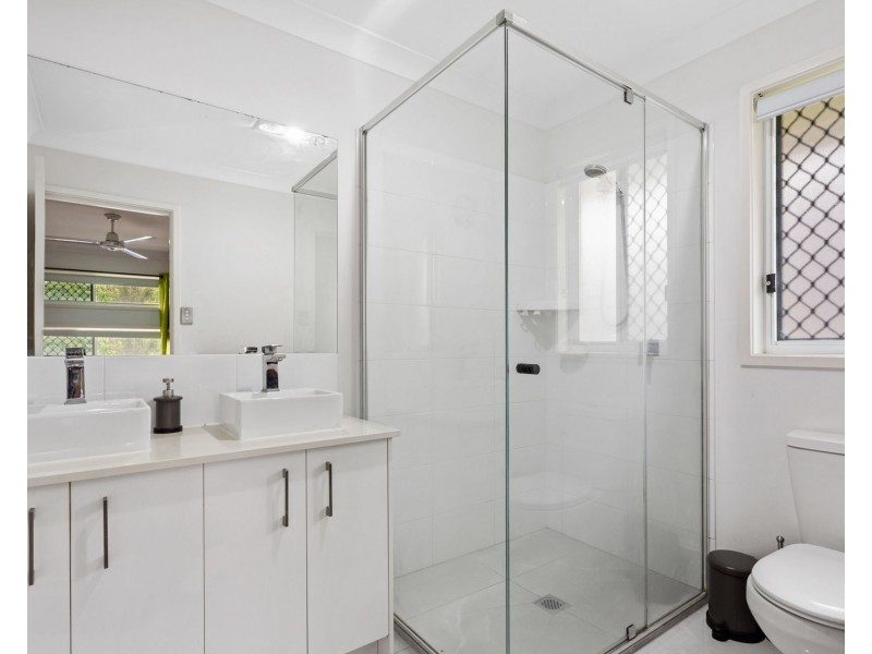 99 Brittains Rd, Augustine Heights QLD 4300