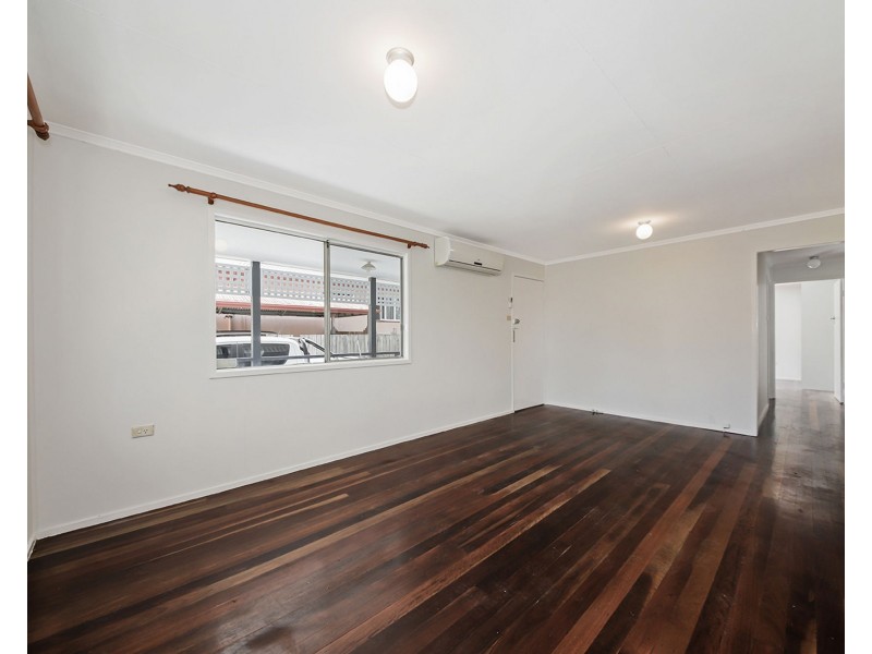 7 Sturt Street, Leichhardt QLD 4305