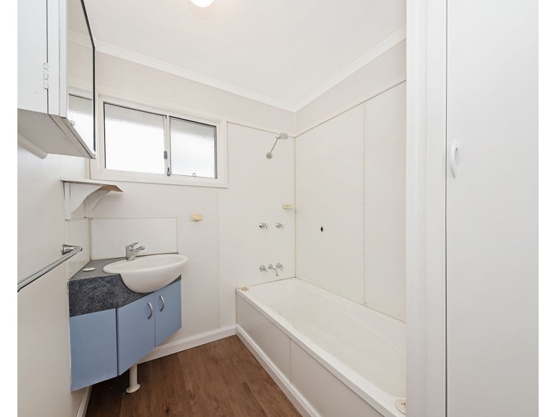 7 Sturt Street, Leichhardt QLD 4305