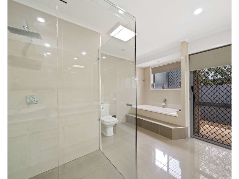 28 Ironbark Road, Chapel Hill QLD 4069