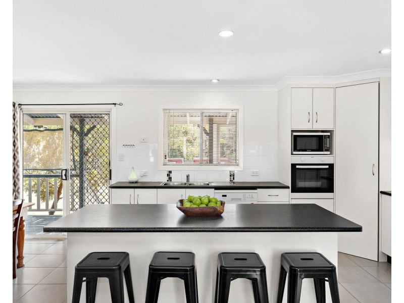 2-4 Yarra Court, Karalee QLD 4306