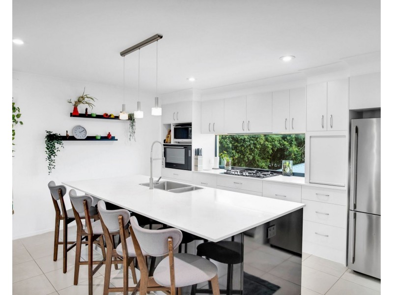 43 Armstrong Way, Highland Park QLD 4211