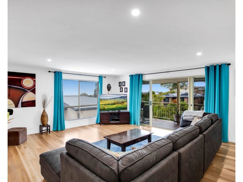 43 Armstrong Way, Highland Park QLD 4211