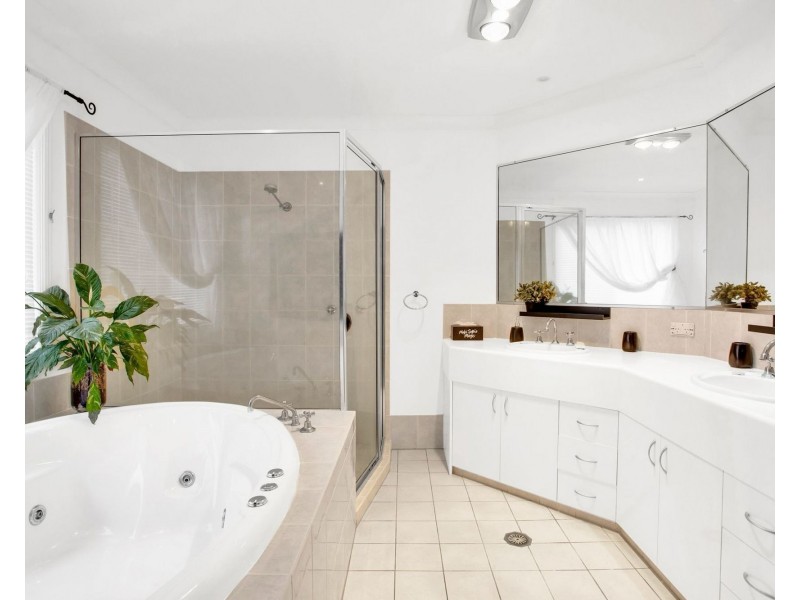 43 Armstrong Way, Highland Park QLD 4211