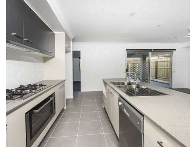 13 Boyland Way, Ripley QLD 4306