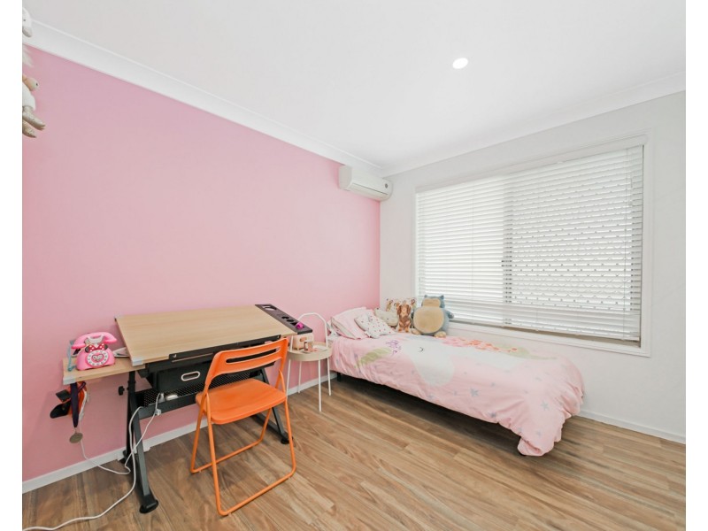 1 Oolyie Close, Chapel Hill QLD 4069