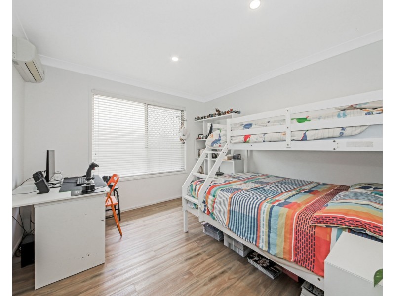 1 Oolyie Close, Chapel Hill QLD 4069