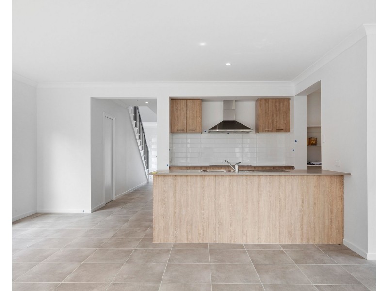 24 Bamboo Road, Greenbank QLD 4124