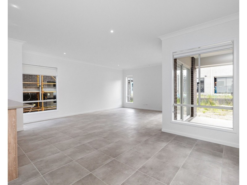 24 Bamboo Road, Greenbank QLD 4124