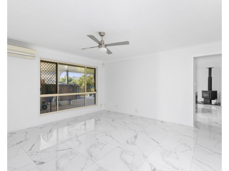 5 Montville Place, Forest Lake QLD 4078