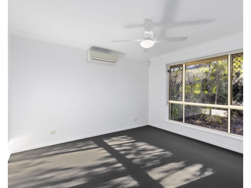 5 Montville Place, Forest Lake QLD 4078
