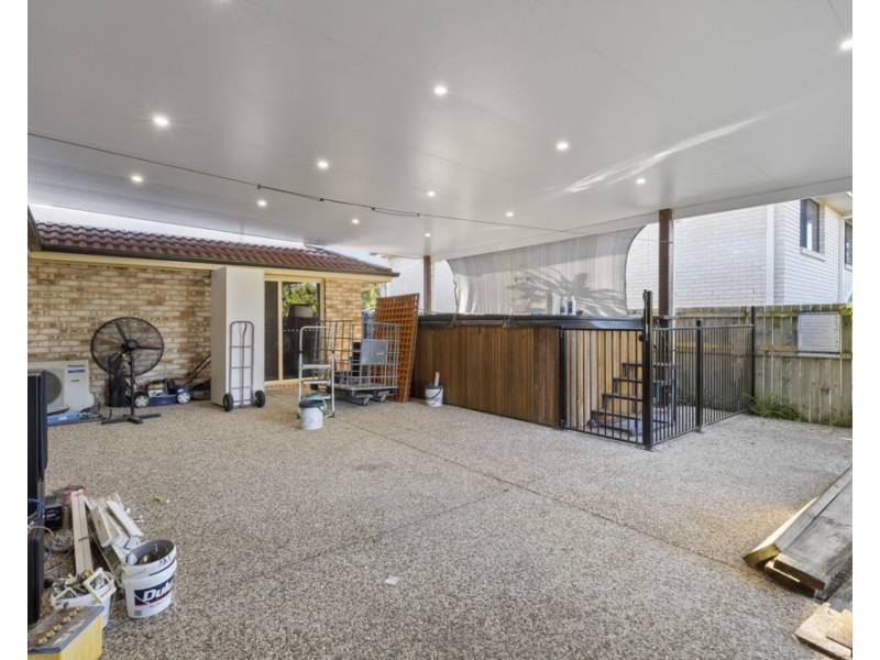 5 Montville Place, Forest Lake QLD 4078